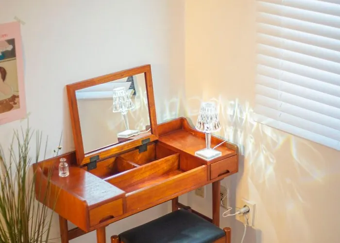 Dmc St, Hongik Station, Cozy 2rooms, Luxury Mattress, 3 Minutes By Airport Railroad 아파트 *