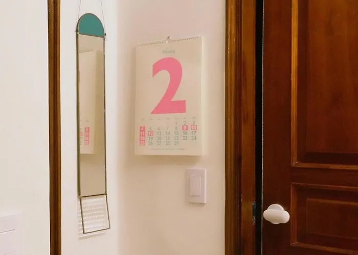 Dmc St, Hongik Station, Cozy 2rooms, Luxury Mattress, 3 Minutes By Airport Railroad *