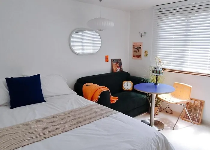 Dmc St, Hongik Station, Cozy 2rooms, Luxury Mattress, 3 Minutes By Airport Railroad 서울특별시